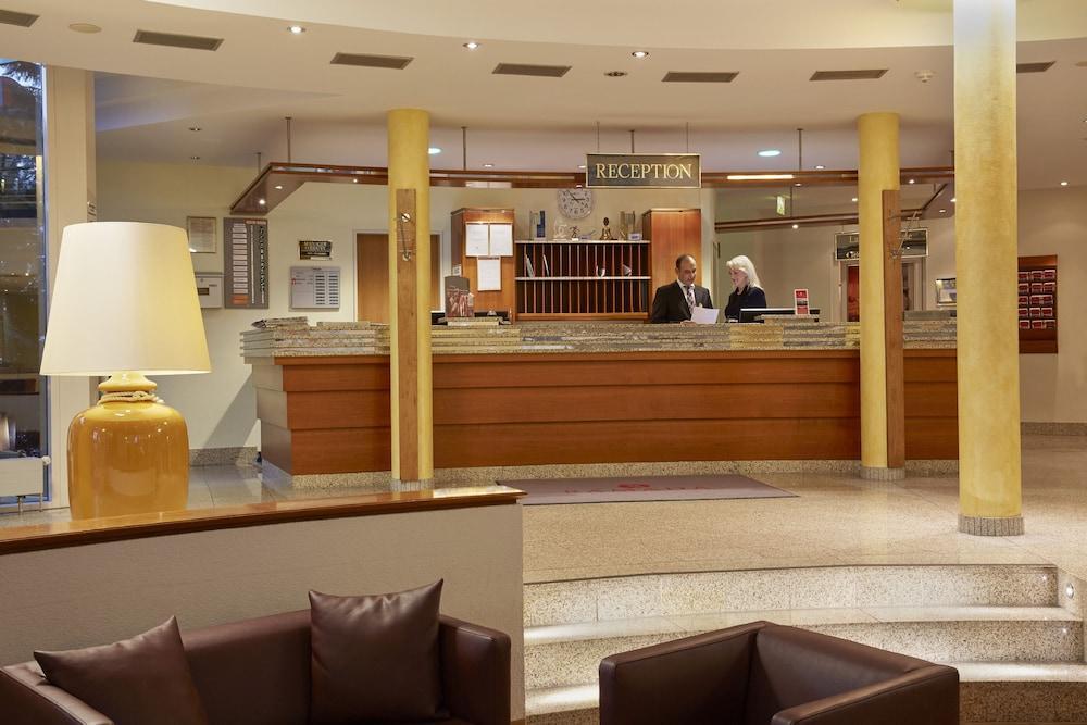 Achat Hotel Магдебург Екстериор снимка