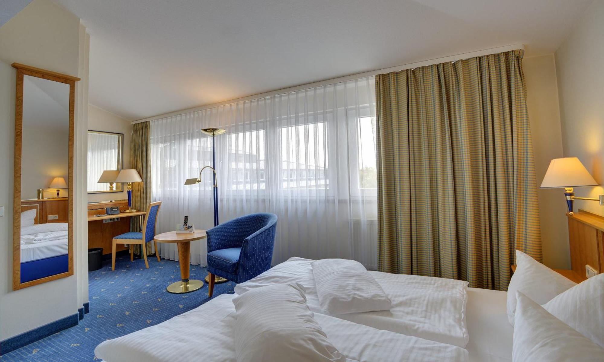 Achat Hotel Магдебург Екстериор снимка